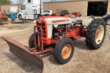 Ford 871 Tractor