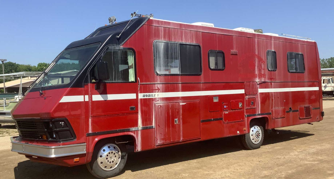 1989 Gulf Stream 8311CH Classic HI RISE Motorhome that was used as a Mobile Command Center for…