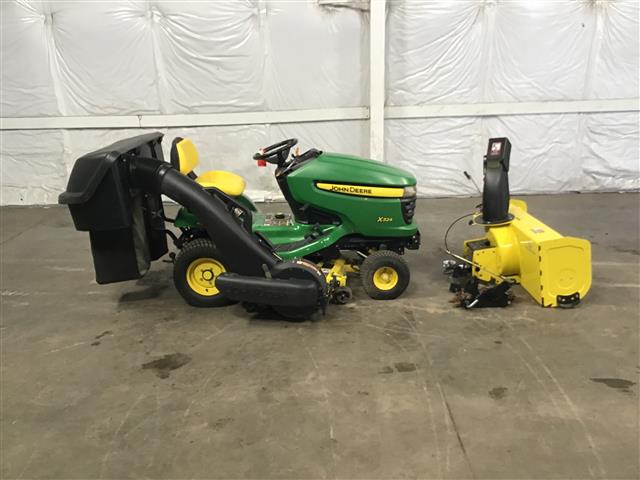 John Deere X324 (AWS) w/Attachments