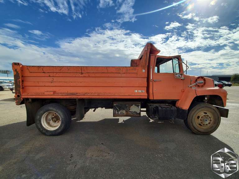 Ford 800 Dump Truck