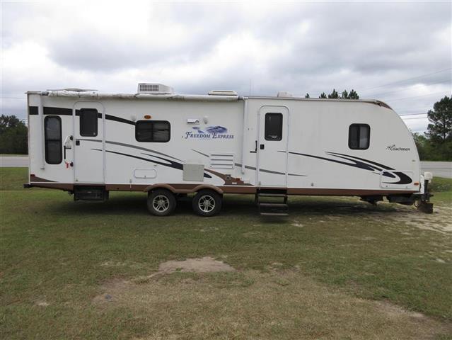 2011 Coachmen (by Forest River) Freedom Express 295RLDS