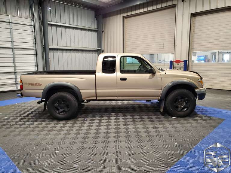 2004 Toyota Tacoma SR5