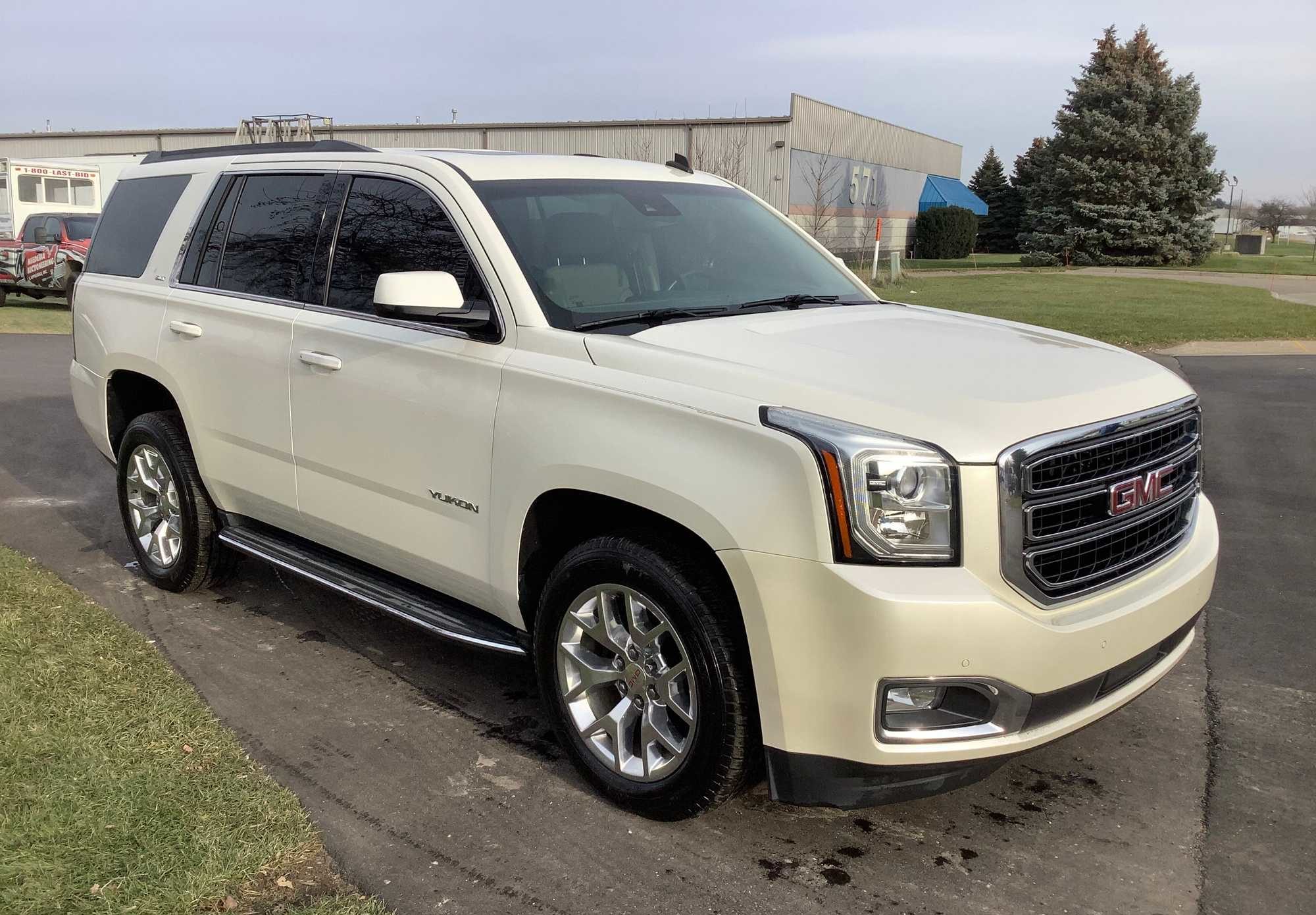 2015 GMC Yukon SLT 4WD Sport Utility 4-DR