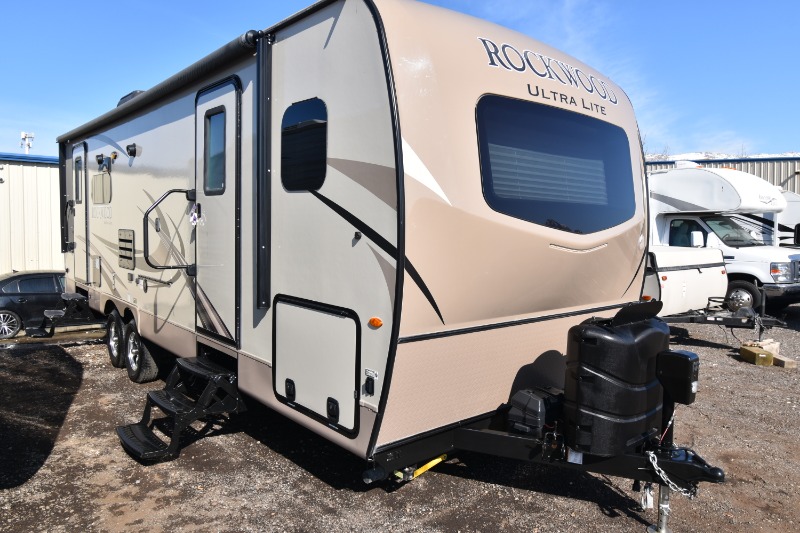 2018 ROCKWOOD ULTRA LITE M-2604WS