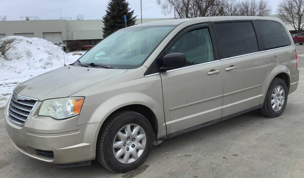 2009 Chrysler Town & Country LX Sports Van