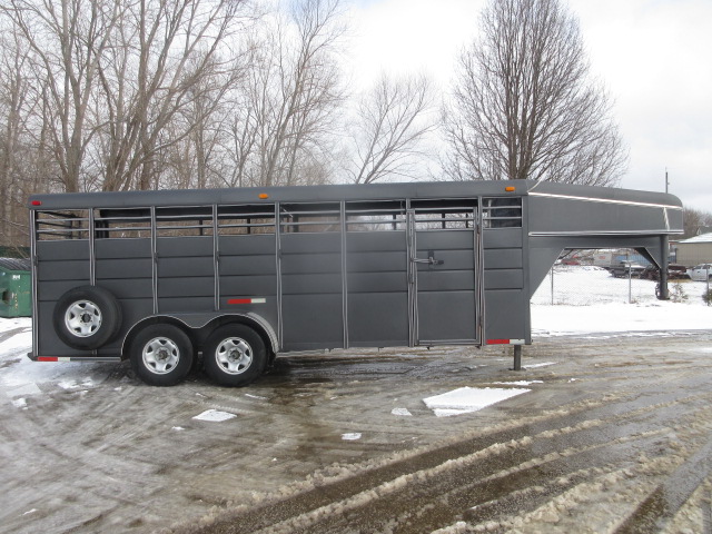 2015 Calico Trailers 20′ Stock Trailer