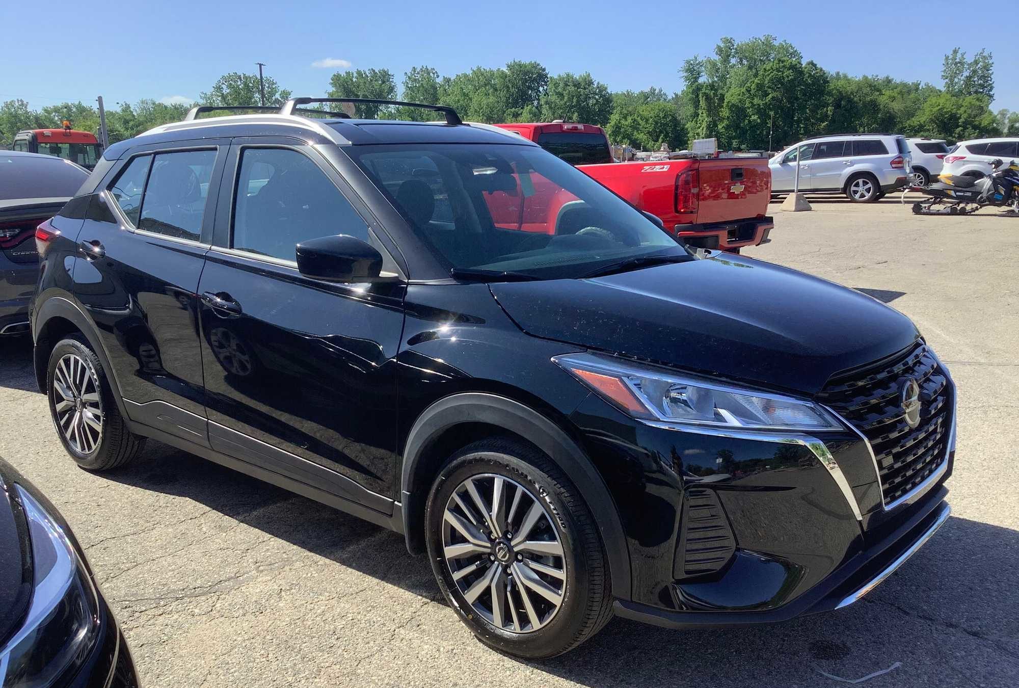 2021 Nissan Kicks SV FWD Hatchback