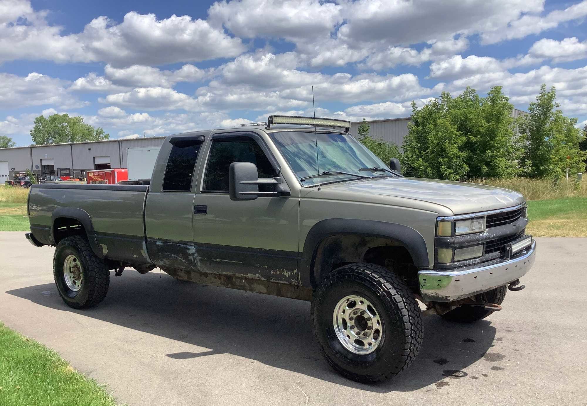 1997 Chevrolet Silverado 2500 Ext. Cab 6.5-ft. Bed 4WD