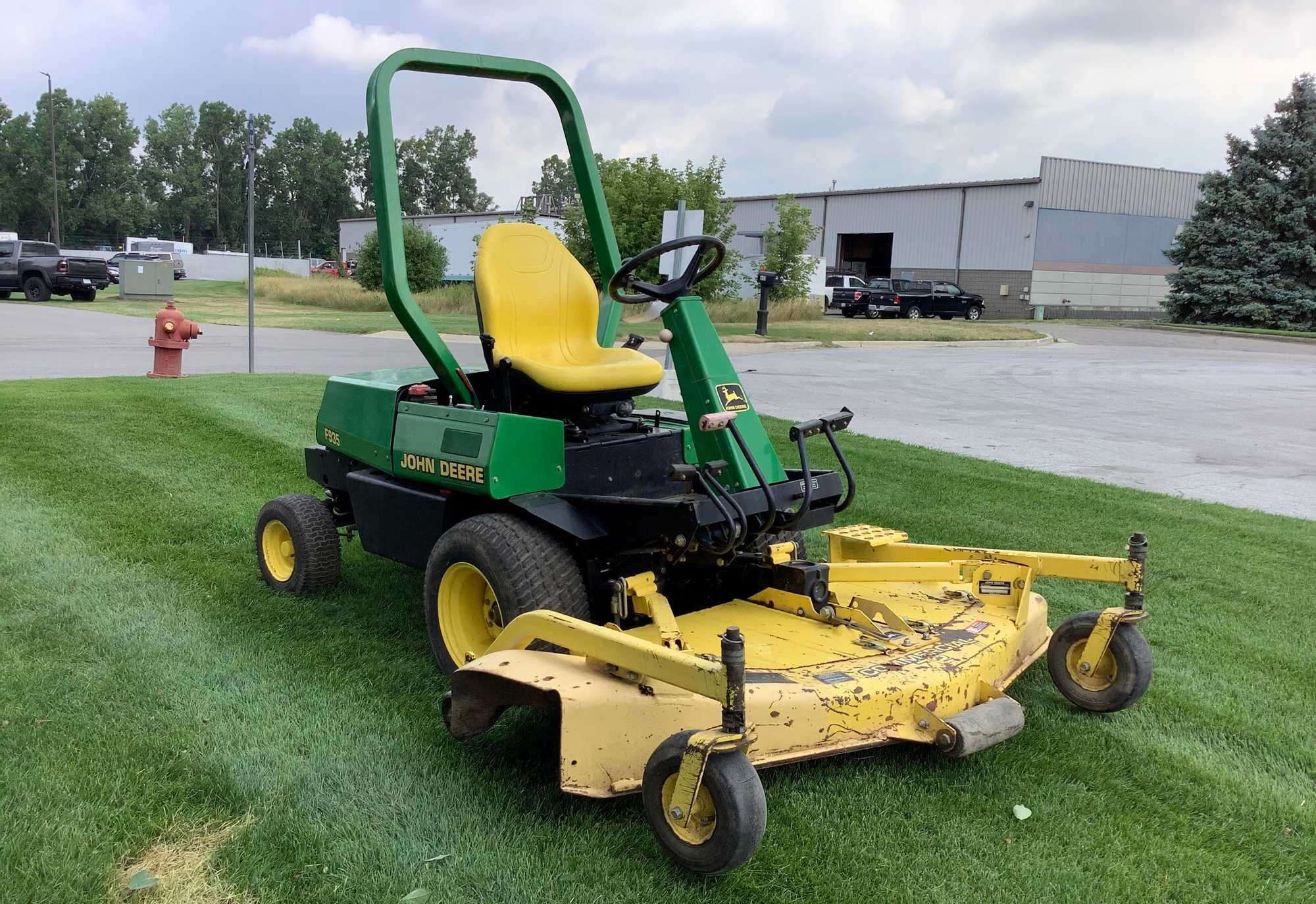 John Deere F935 Riding Lawn Mower Repo Finder