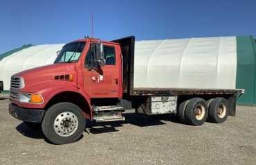 2004 Sterling Acterra Stake Semi 2FZHCHDC64AN14526