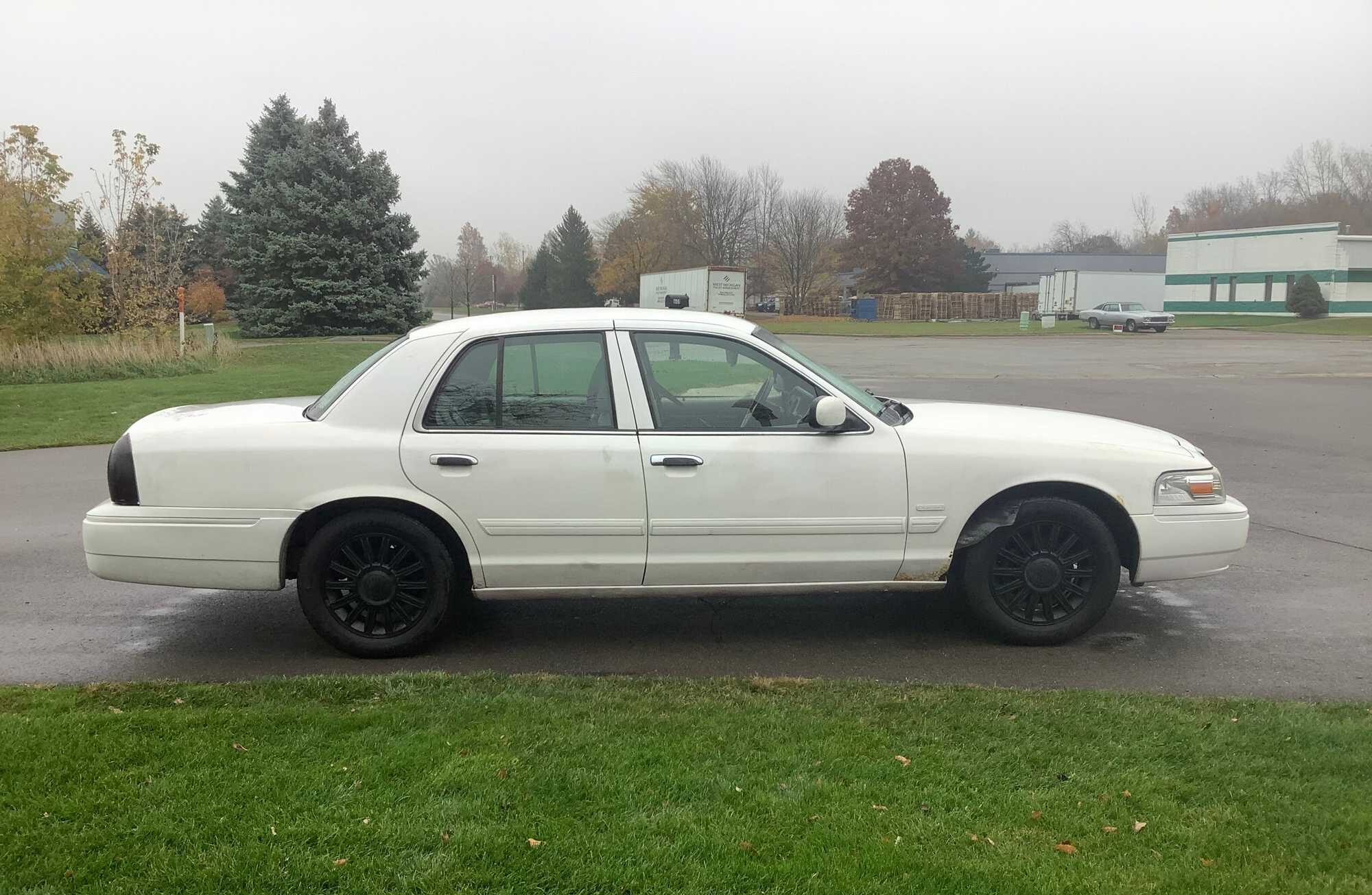 2011 Mercury Grand Marquis LS RWD 4 Door Sedan