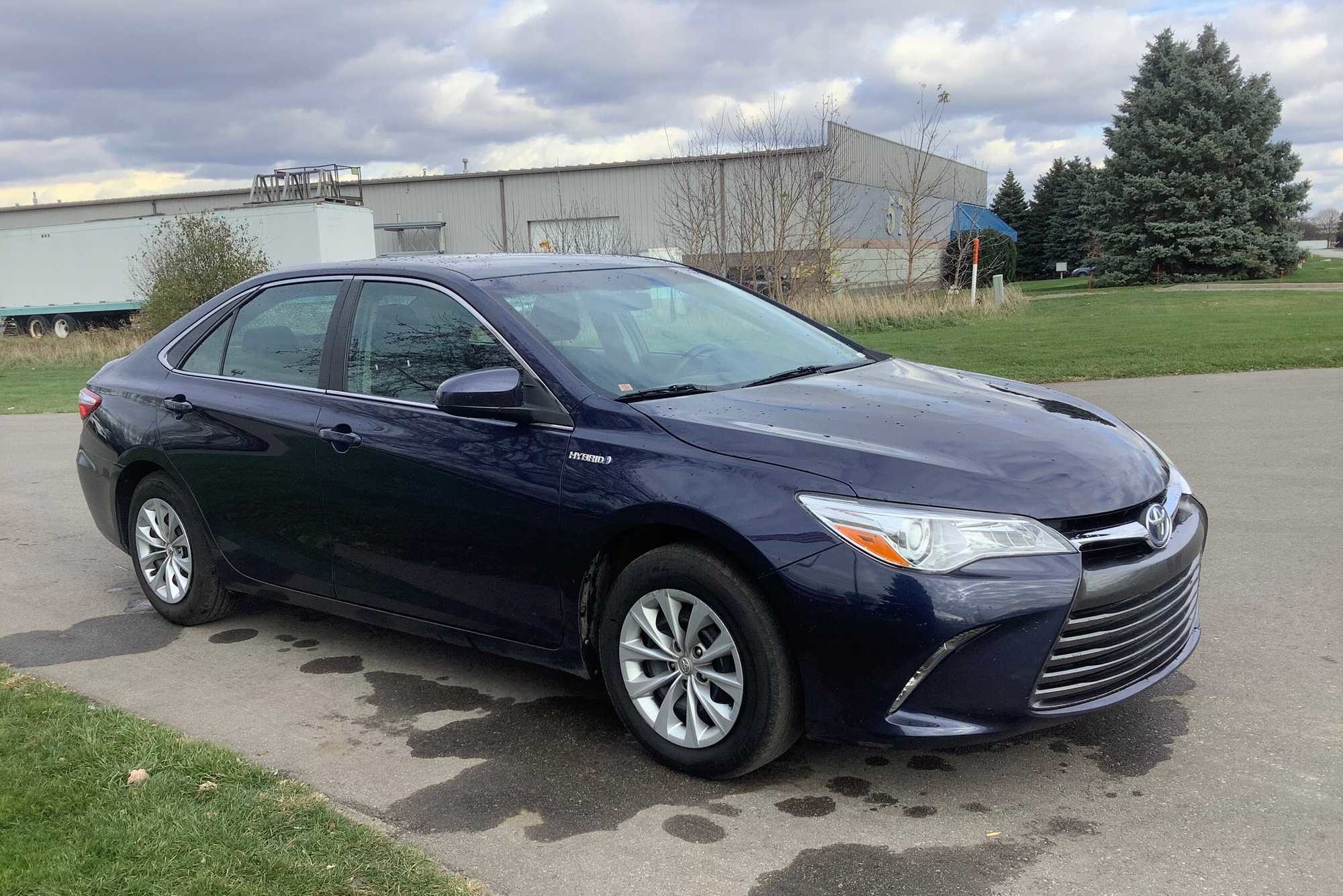 2015 Toyota Camry XLE 4dr Sedan - Repo Finder