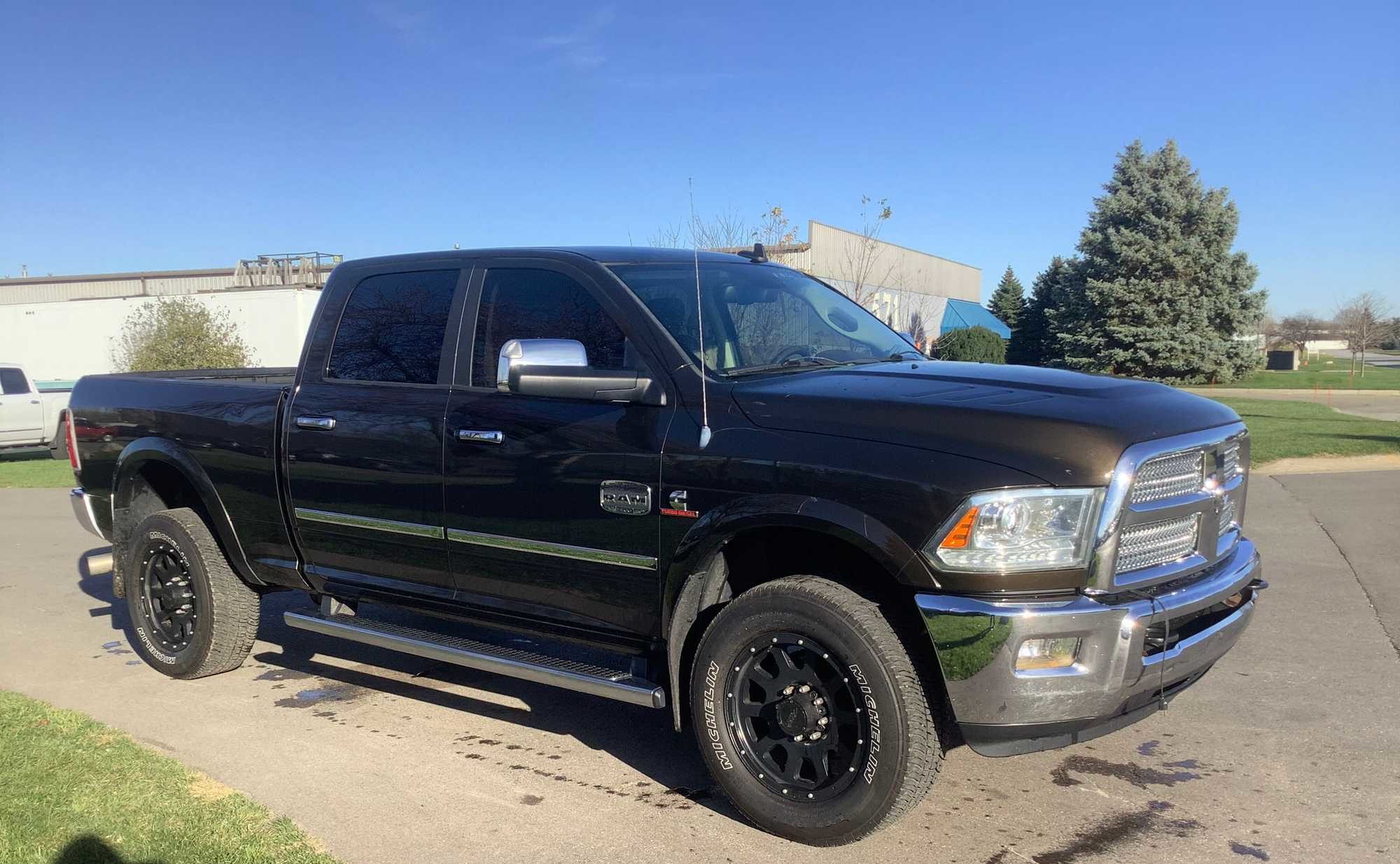 2014 Ram 2500 Crewcab Laramie Longhorn 4WD pickup 4-DR