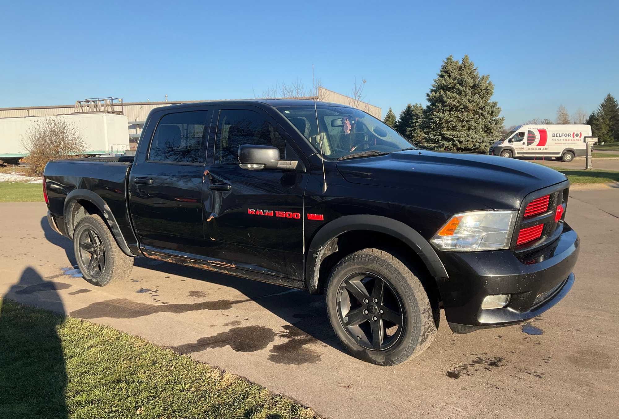 2011 Dodge RAM 1500 ST Crew Cab 4WD Pickup