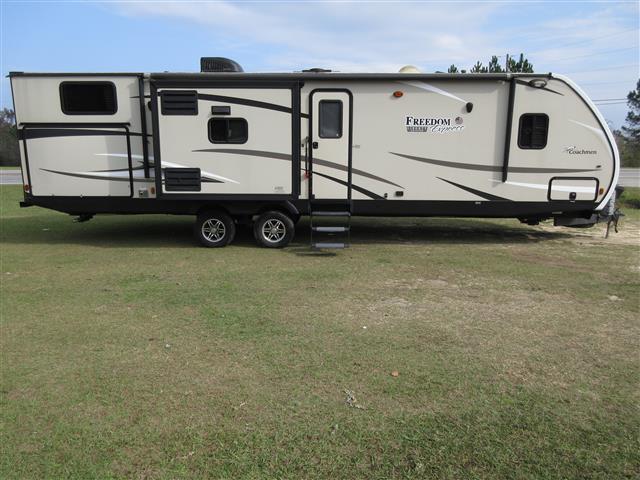 2016 Forest River Coachmen Freedom Express Liberty Edition 320BHDS ...