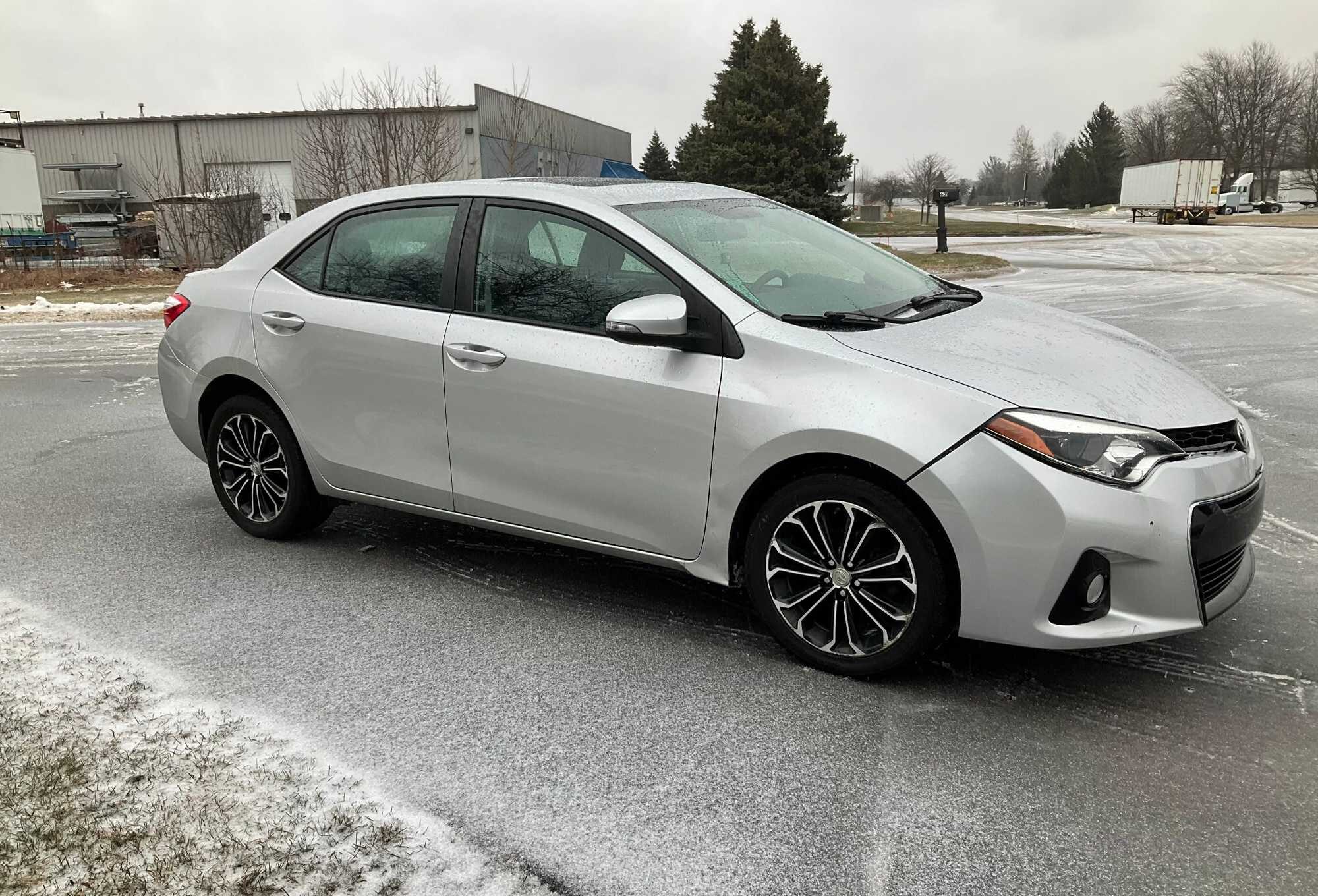 2016 Toyota Corolla L FWD 4 Door Sedan