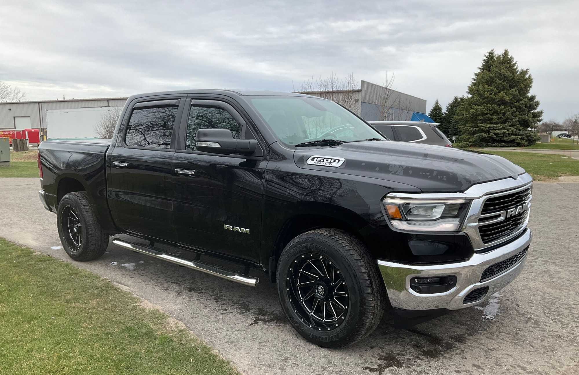 2019 Ram 1500 Big Horn 4×4 Crew Cab Pickup Truck