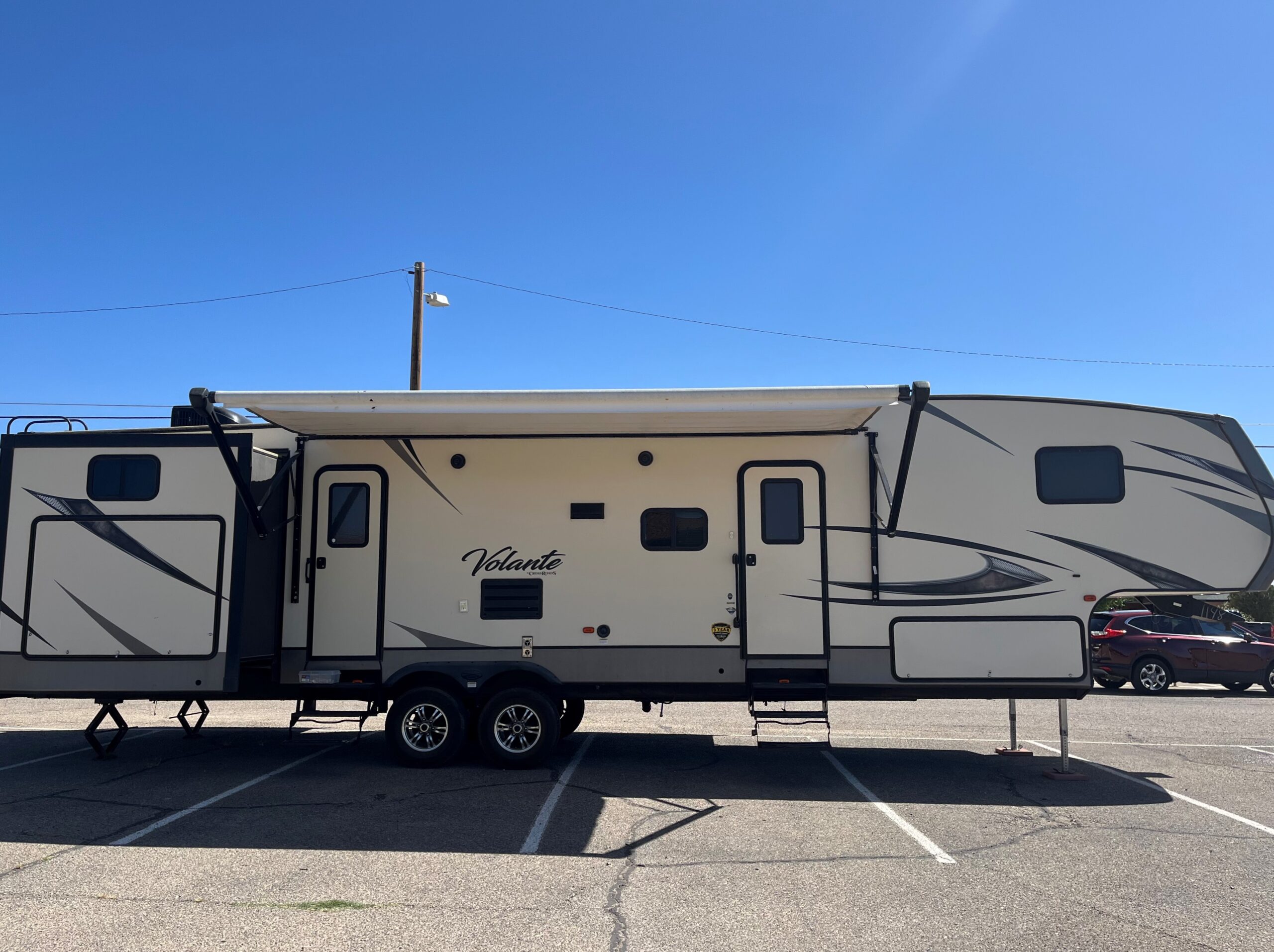 2018 CROSSROADS VOLANTE FIFTH WHEEL SERIES M-360