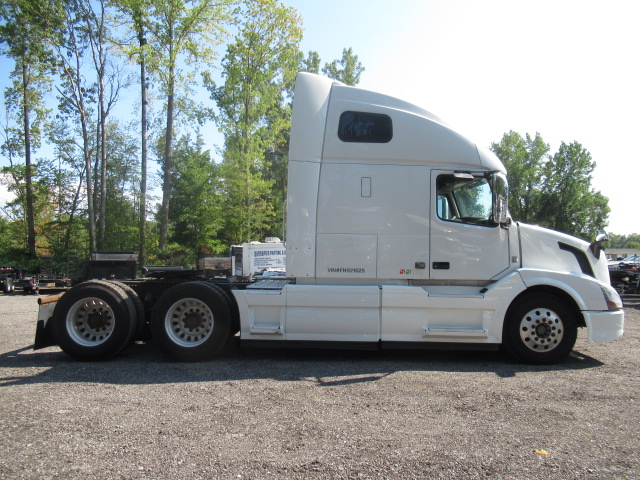 2015 Volvo VNL