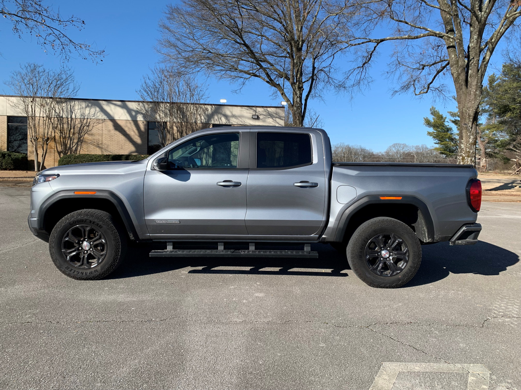 2023 GMC Canyon