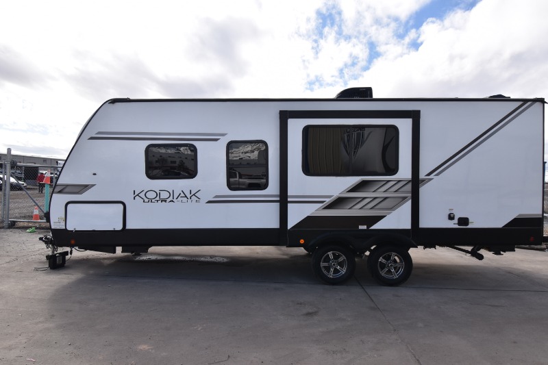 2022 KODIAK by DUTCHMAN ULTRA LITE SERIES M-242RBSL-29′